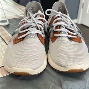Gray and Brown Sneakers with Modern Design and Versatile Style